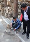 Zoomi sisse ja vaata, kuidas onu ükshaavad imepisikesi kivikesi maha pani - ehitus Hiina moodi